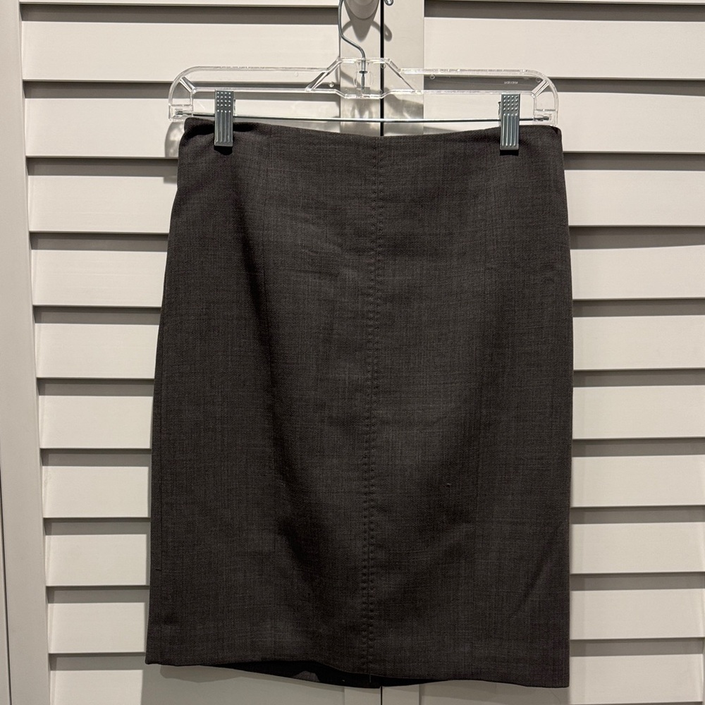 Ann Taylor NWOT Charcoal Pencil lined Skirt( no fabric Tag)